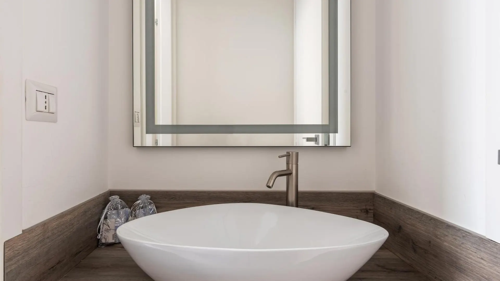 Nuovo Bilocale Appena Ristrutturato Vicino Darsena Milan Apartment