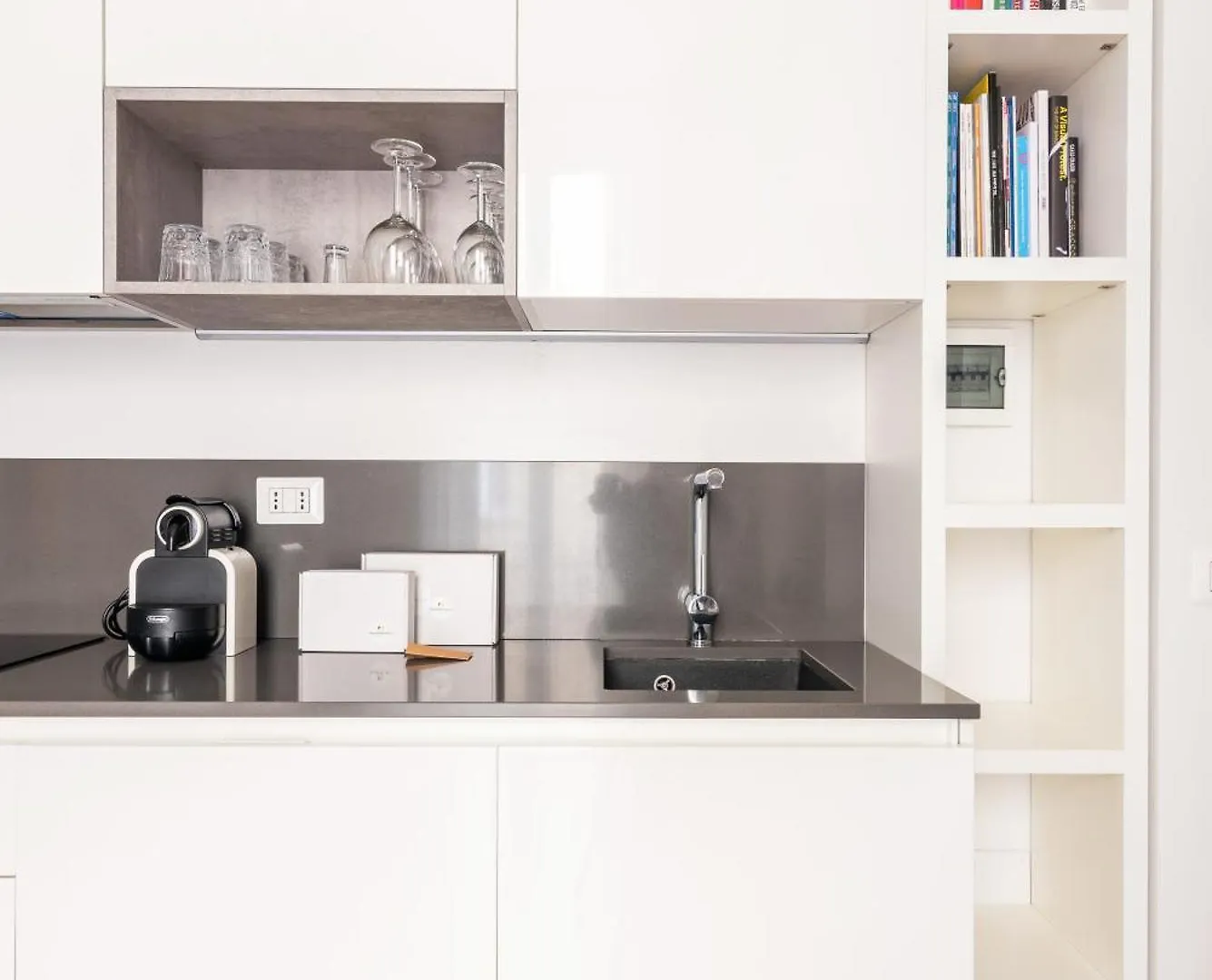 Nuovo Bilocale Appena Ristrutturato Vicino Darsena Milan Apartment
